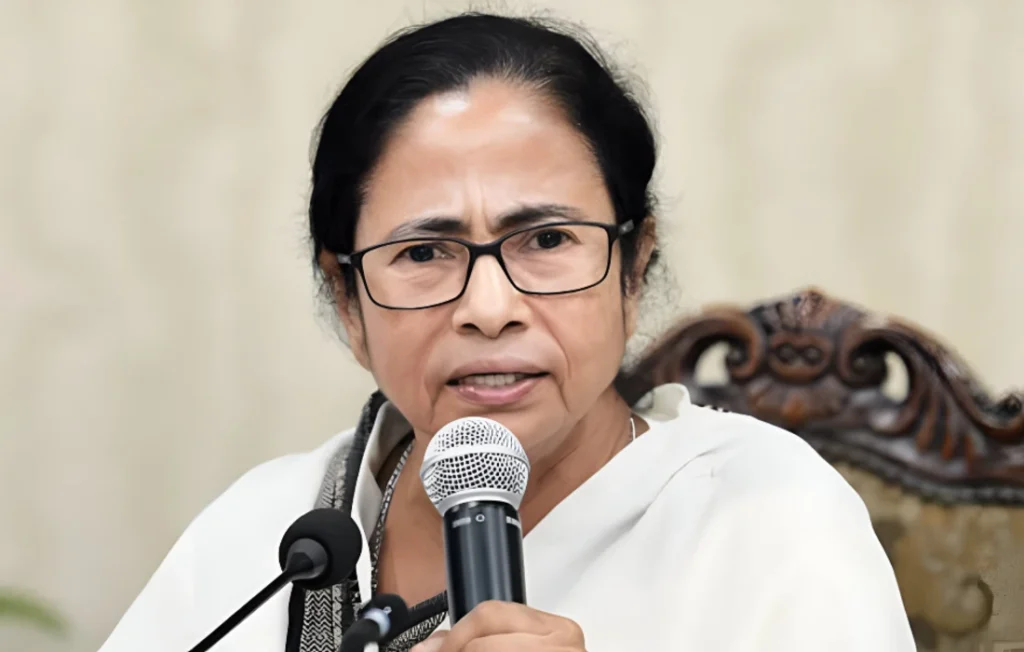 বিনাশকালে বিপরীত বুদ্ধি? মমতাকে নিয়ে শিক্ষা দপ্তরের নয়া সিদ্ধান্ত ঘোষণা হতেই বিতর্ক রাজ্যে!