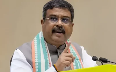 বদলে যাচ্ছে বোর্ড পরীক্ষা: বছরে দু’বার পরীক্ষার নতুন নিয়মে কী লাভ পড়ুয়াদের?