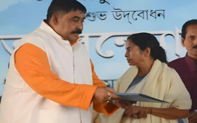 একের পর এক ঘেরাটোপে অনুব্রত, অডিও ক্লিপ বিতর্কের মাঝেই অন্য কাহিনী সামনে, বেকায়দায় মমতাও!